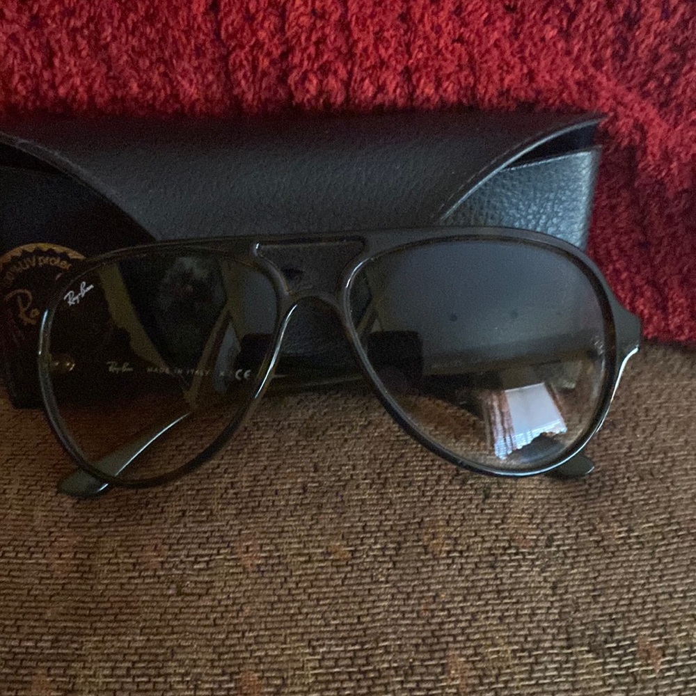 Ray ban
